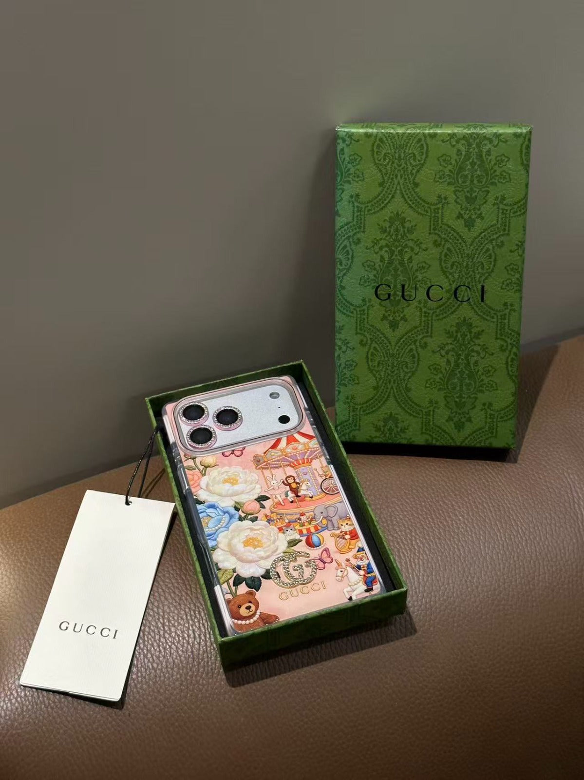 Rosa Floral Carousel iPhone Hülle with Crystal Charm & Rhinestone Lens – Ansicht 4