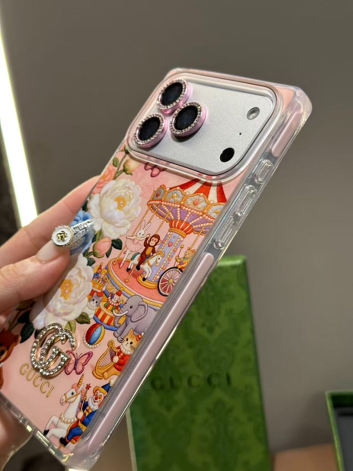 Rosa Floral Carousel iPhone Hülle with Crystal Charm & Rhinestone Lens – Ansicht 7